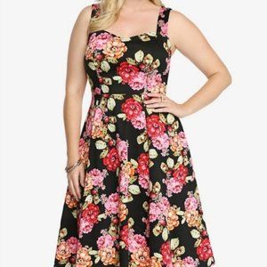 TORRID Black Floral Sweetheart Retro Flare Dress Size 16